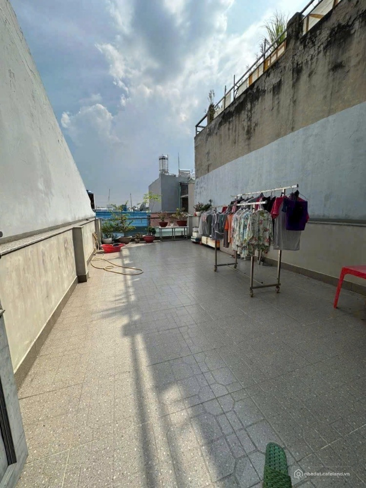 Bán nhà 2 tầng Thạnh Xuân 18 gần ngã tư ga hẻm xe hơi thông