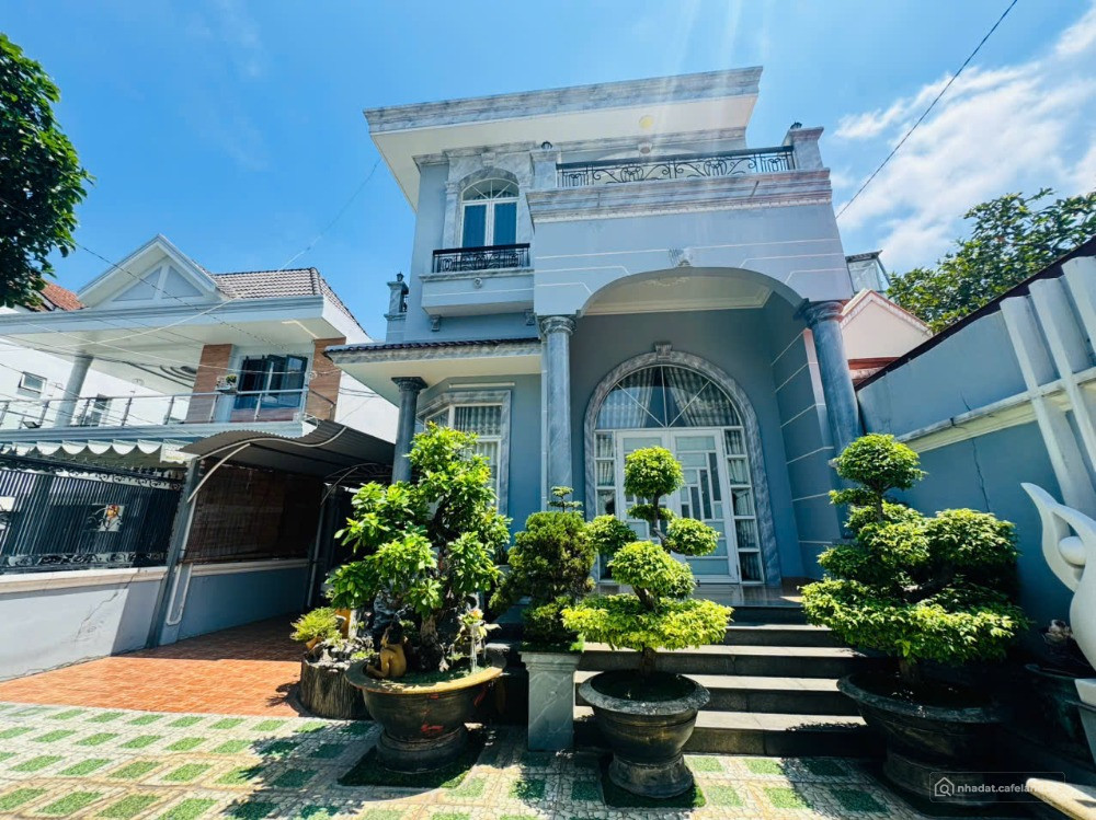 Biệt thự cách đường Phạm Văn Thuận chỉ 200m ngay Vincom Biên Hòa 262m2 giá 11 tỷ