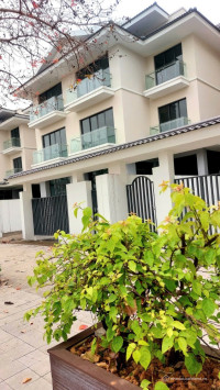 Bán biệt 4 tầng diện tích 198m2 trên trục đường Lê Quang Đạo kéo dài cách Vin Mễ