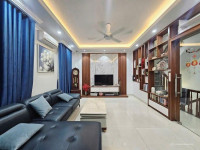  Bán gấp Ô tô vào nhà –40M2 –6 Tầng - Mặt tiền 6M- Giá 13 tỷ- CẦU GIẤY