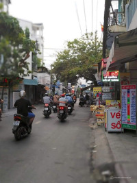 Nhà ngộp giá 790Tr, gần chợ Đệm Tân Kiên Bình Chánh. Sổ Hồng Riêng