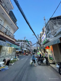 Bán nhà 2 tầng - ôtô ngủ trong nhà, gần Trần Não, Quận 2. Giá 9.9 Tỷ