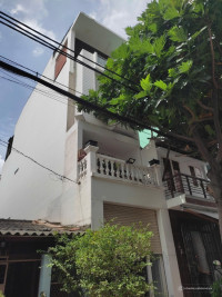 Bán nhà mặt tiền đường Lê Quốc Trinh. 3.5x18m. 4 tầng. 5 phòng ngủ.