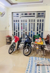 Nhà rộng chỗ đậu ô tô, Đỗ Nhuận thông Lê Trọng Tấn, 4.15 tỷ