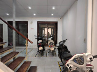 Lạc Long Quân, Tây hồ, Nhà Dòng Tiền, 100m ra Hồ Tây, 64m2, 9 Tỷ 6
