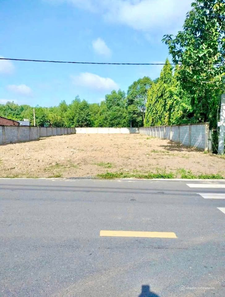 CẦN TIỀN BÁN 250M2 ĐẤT THỔ CƯ SHR NẰM NGAY CHỢ, TRƯỜNG HỌC. GIÁ 240TR
