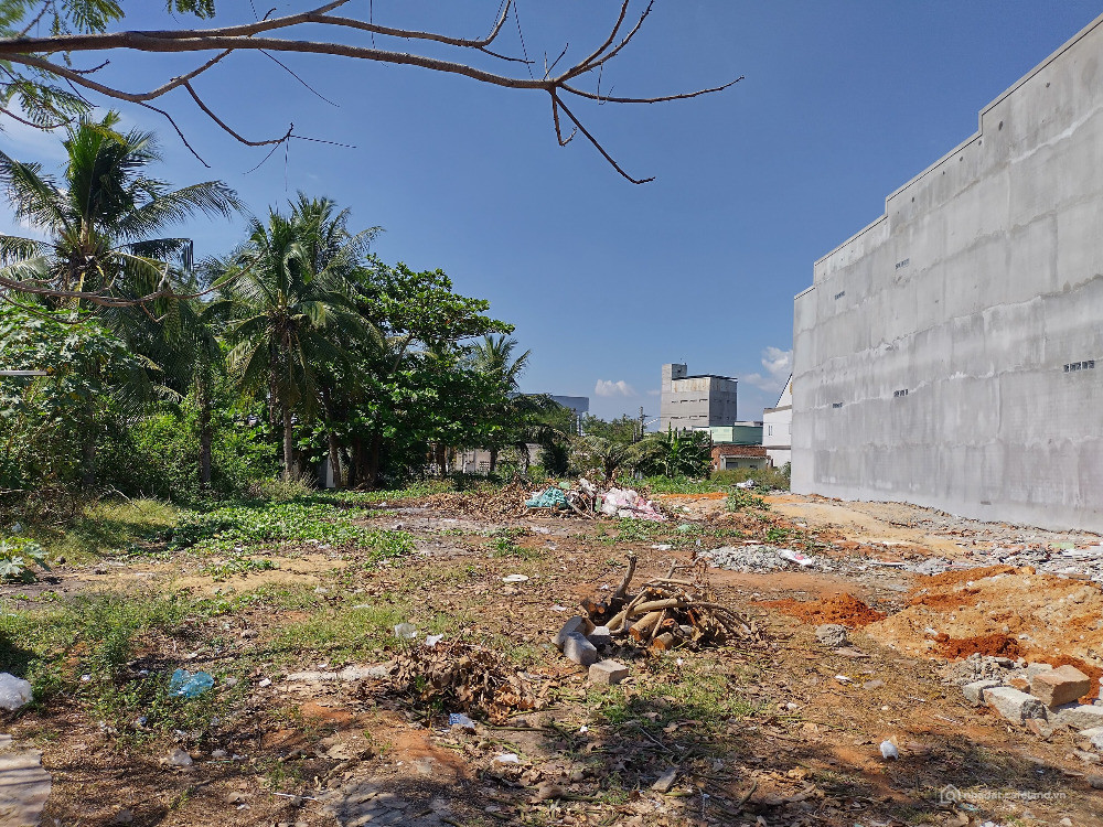 Cần bán 2 lô mặt tiền trung tâm Phan Thiết 663 m2