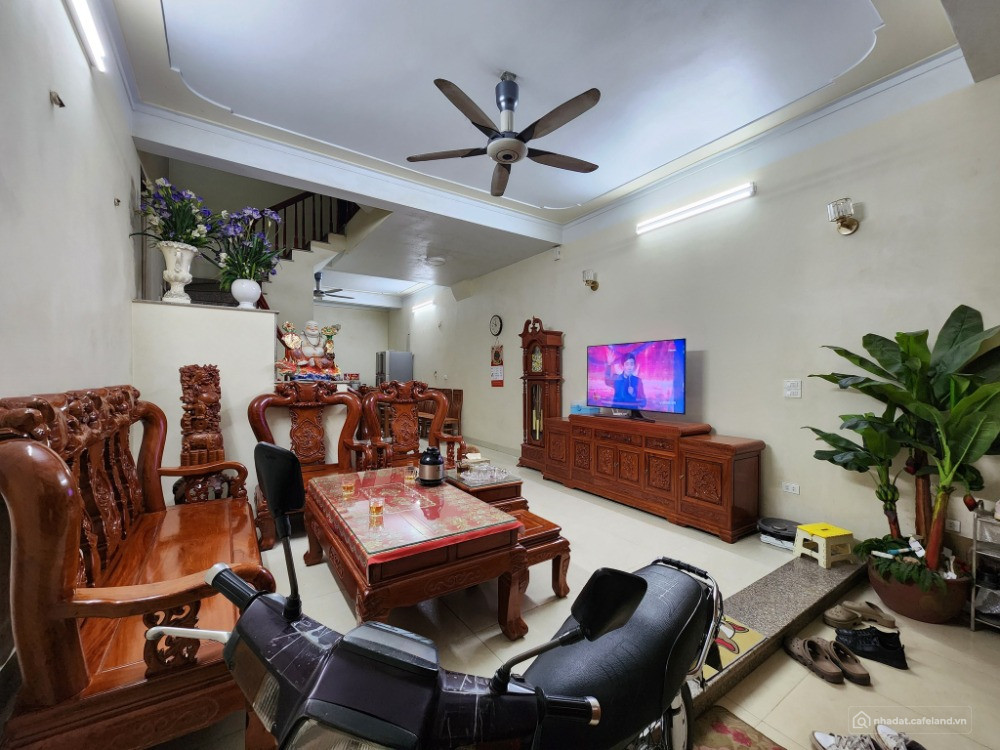 Cần bán gấp nhà dân xây Tân Phong 64m2, 4T, lô góc, ô tô giá tốt