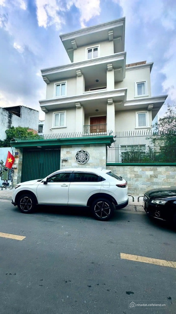 Bán biệt thự góc 2MT Nguyễn Thành Ý, P Đa Kao, Quận 1, DT 13 x 20m, KC 3T