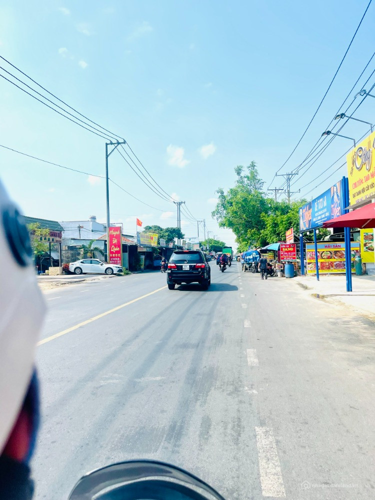 Cần bán lô đất 125m2 ngay trung tâm hành chính,cư dân đông,đất full thổ,sổ hồng