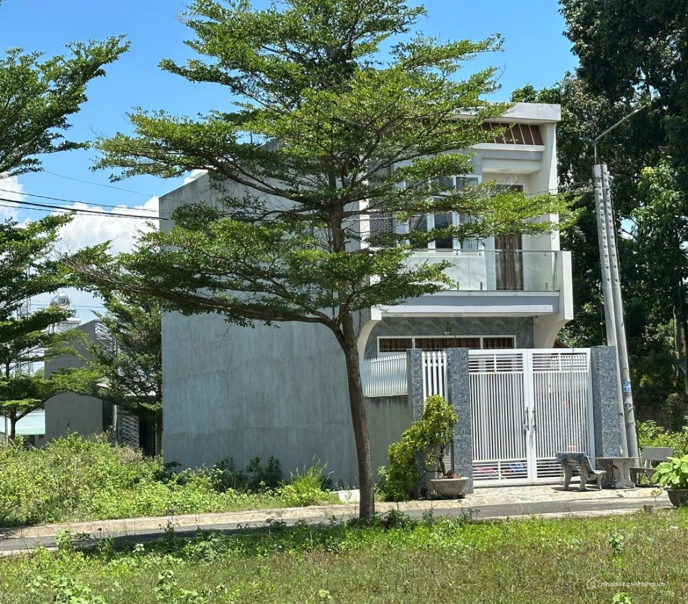 Đất Long Thành, nằm trong khu Biệt Thự, cách Sân Bay 10p đi xe, cách Vincom 3km