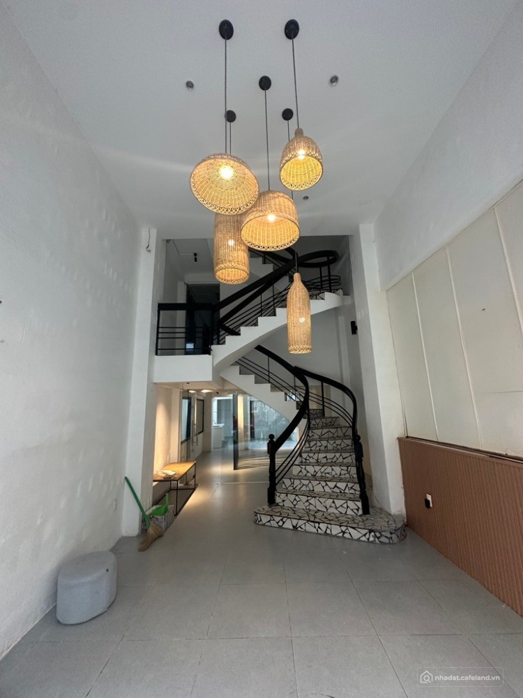 Quận 3, Phạm Ngọc Thạch, phường 7, 88.4m2, 4 tầng, 8 phòng, 24 tỷ thương lượng