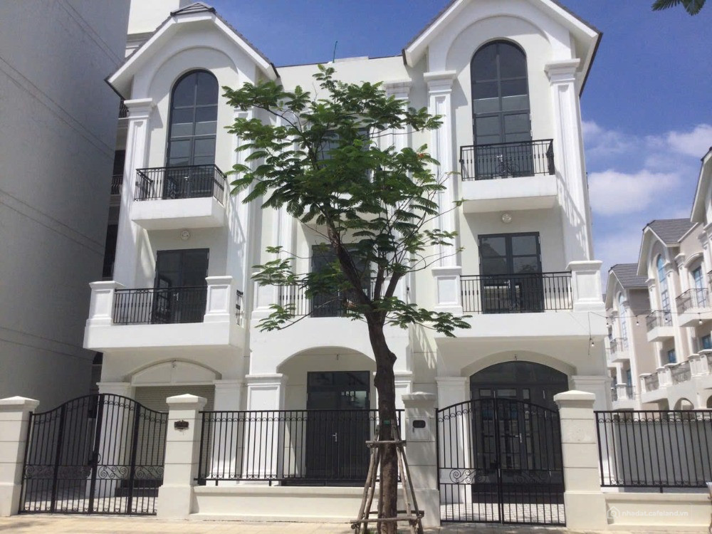 Cho thuê biệt thự 250 m2 hoàn thiện giá 36 triệu giá đặc biệt rẻ,