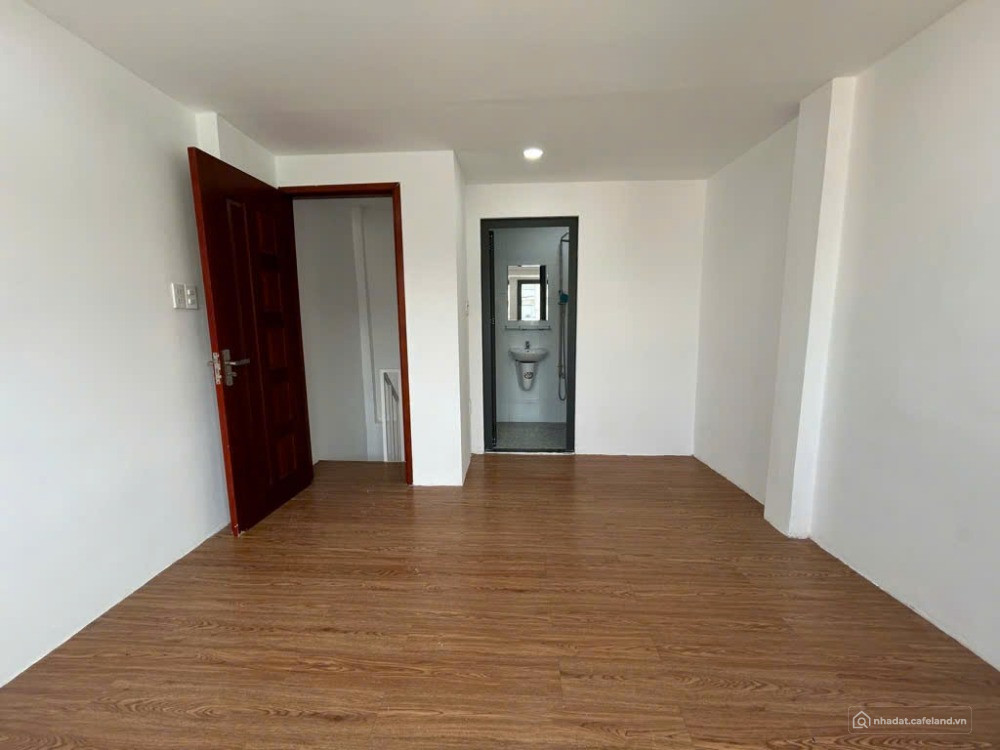 Cần bán gấp nhà đẹp Linh Xuân – giá tốt bất ngờ ngay chợ Linh Xuân.
