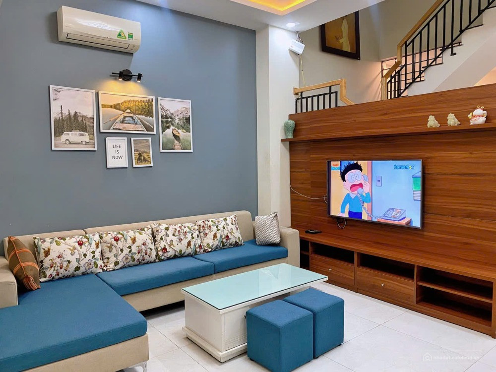 BÁN NHÀ 3 TẦNG ĐƯỜNG PHAN TRIÊM – HÒA XUÂN – CẨM LỆ – ĐÀ NẴNG
Giá: 5.5 Tỷ