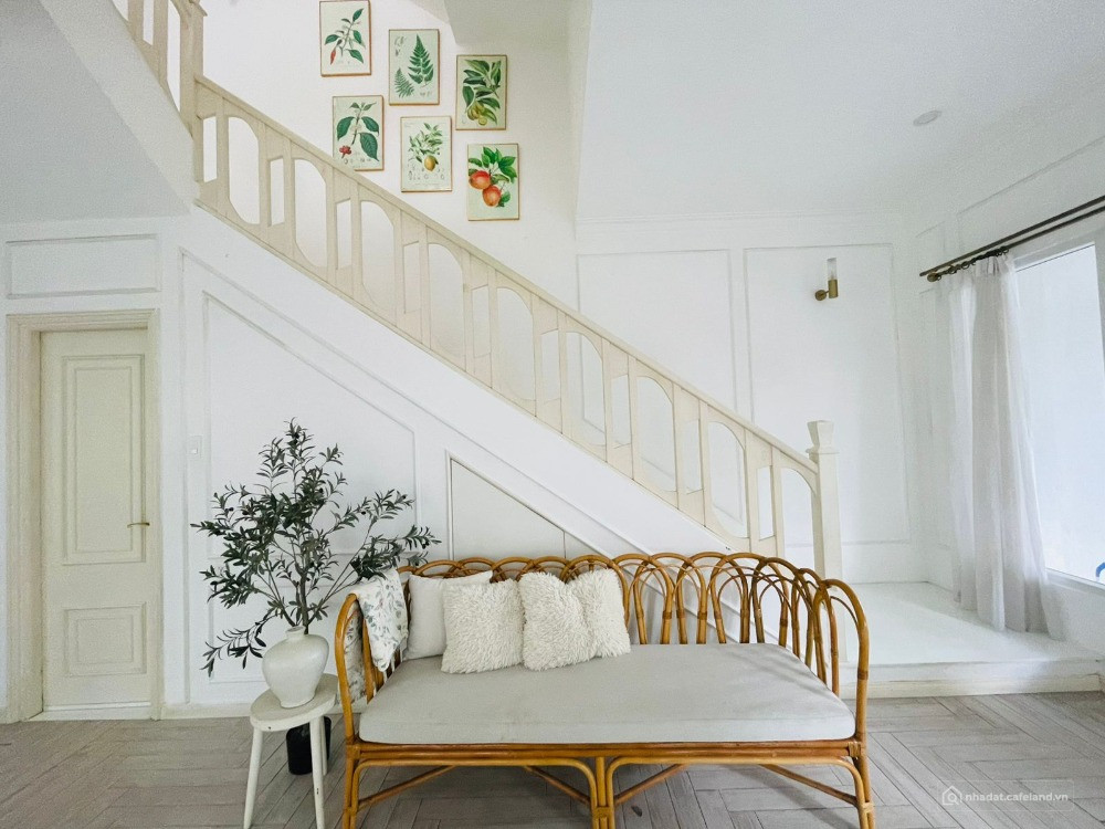 Biệt thự sân vườn 4 phòng ngủ phong cách Âu