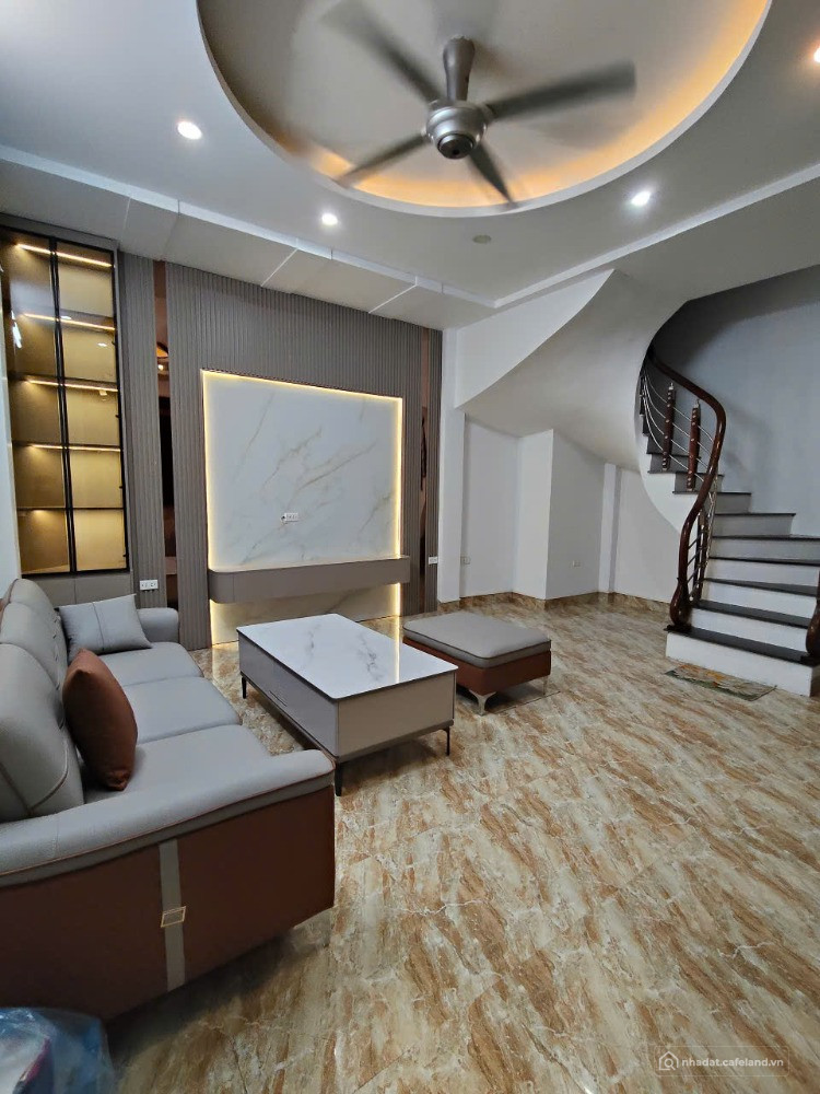 NHÀ ĐẸP ĐỐNG ĐA – VỊ TRÍ VÀNG – GIÁ TỐT DT 30m² – 5 tầng + 1 tum – Giá 9.2 tỷ