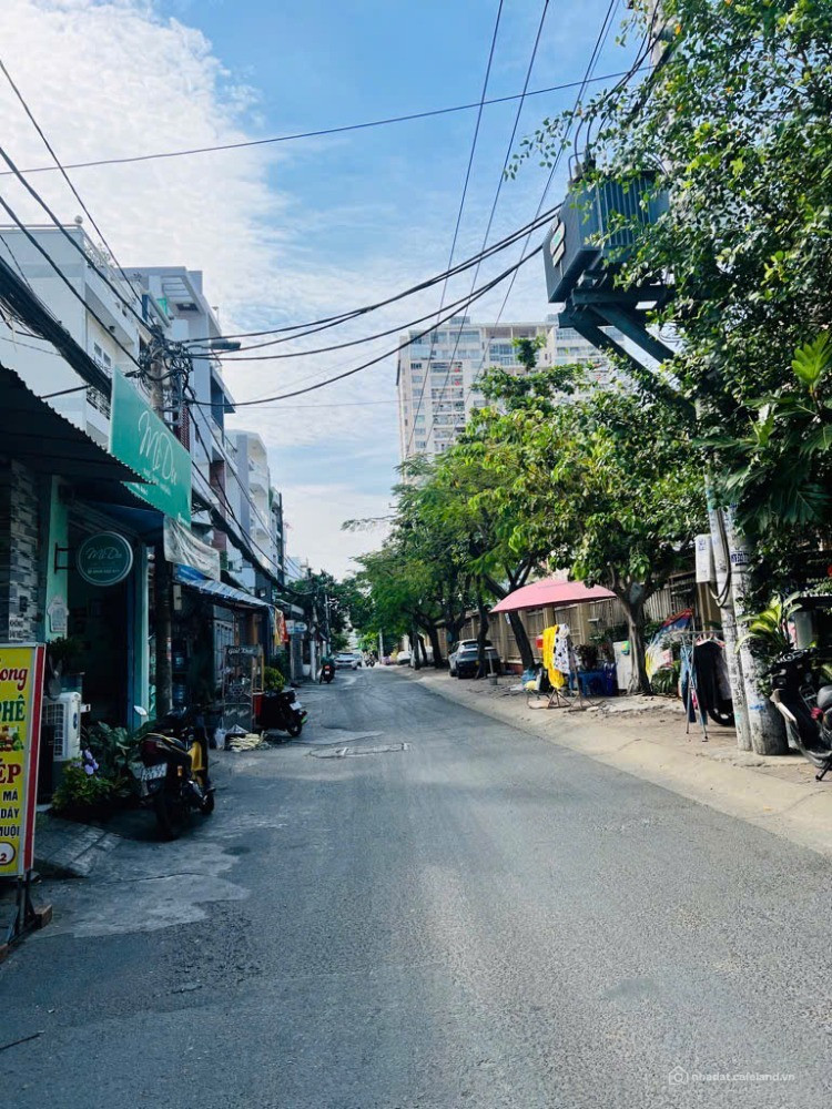 Bán nhà ,hẻm 8m ,4x16m ,1 trệt 2 lầu ,sân thượng, Lê Văn Lương ,Tân Kiểng ,Quận7