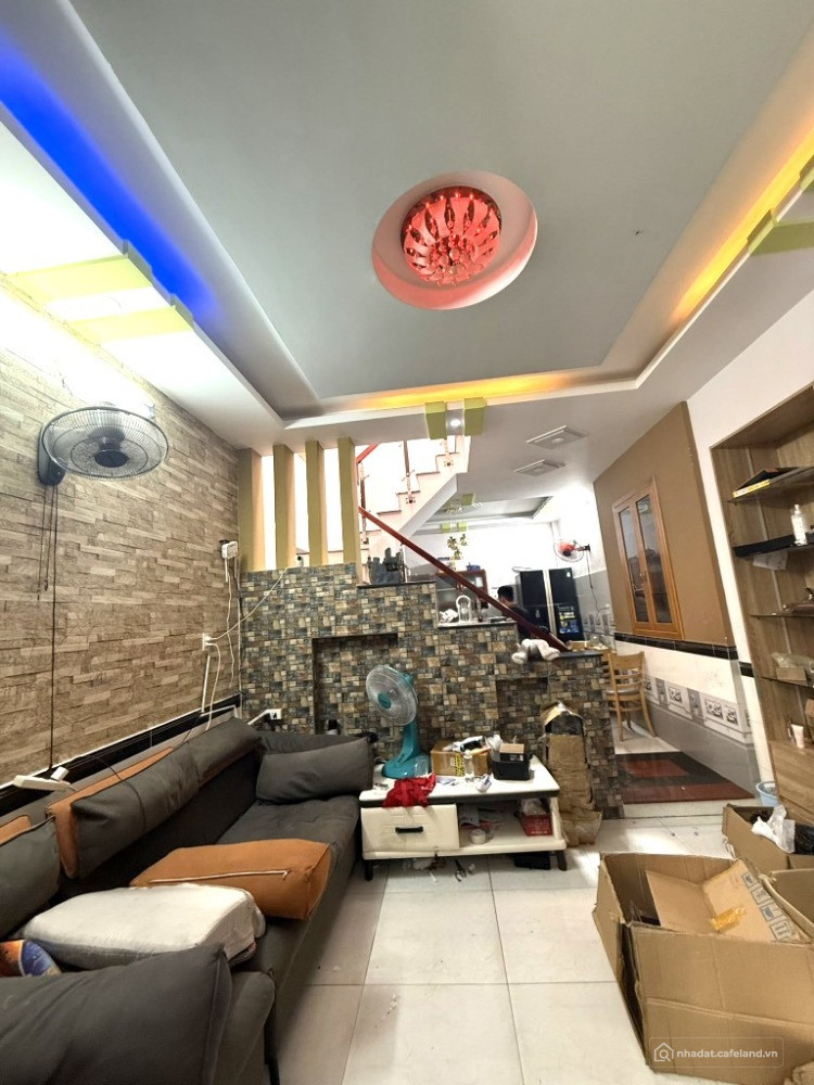 KIẾM ĐÂU RA CĂN THƯ 2-NHÀ ĐẸP 2 TẦNG HUỲNH VĂN NGHỆ-TÂN BÌNH-DT 43M2-NỘI THẤT