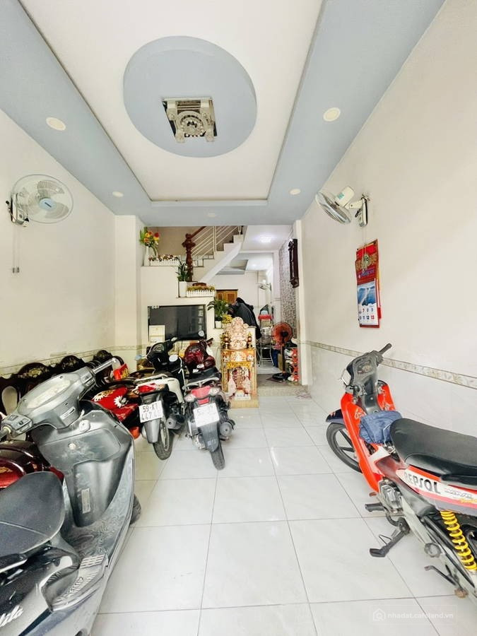 Nhà 4 tầng Nguyễn Sơn, hẻm xe hơi, gần chợ – BV – UB, chỉ 5.9 tỷ, cách MT 5 căn