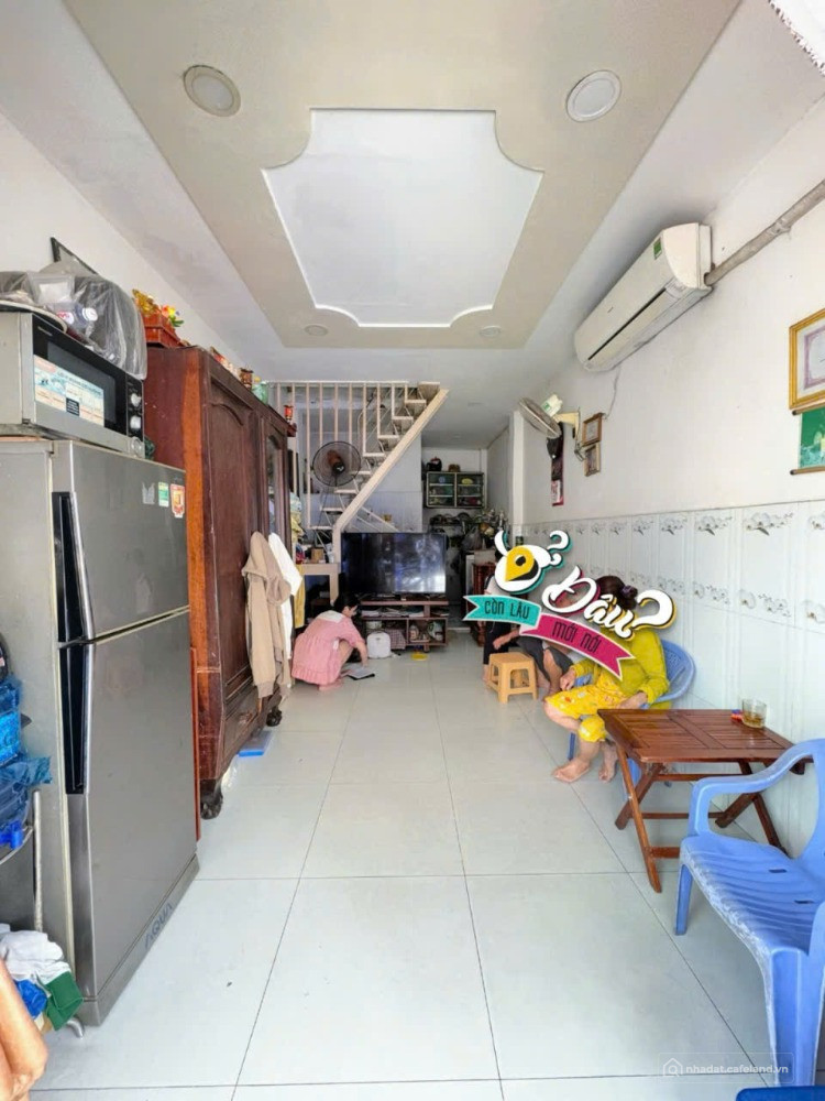 Nhà đối diện chung cư Celadon, hẻm 6m thông, 2.6 tỷ