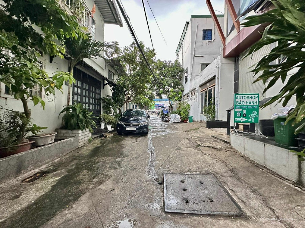 HIẾM - BÌNH THẠNH - HẺM Ô TÔ VÀI BƯỚC RA MẶT TIỀN NGUYỄN XÍ, 50M2 x 3 TẦNG
