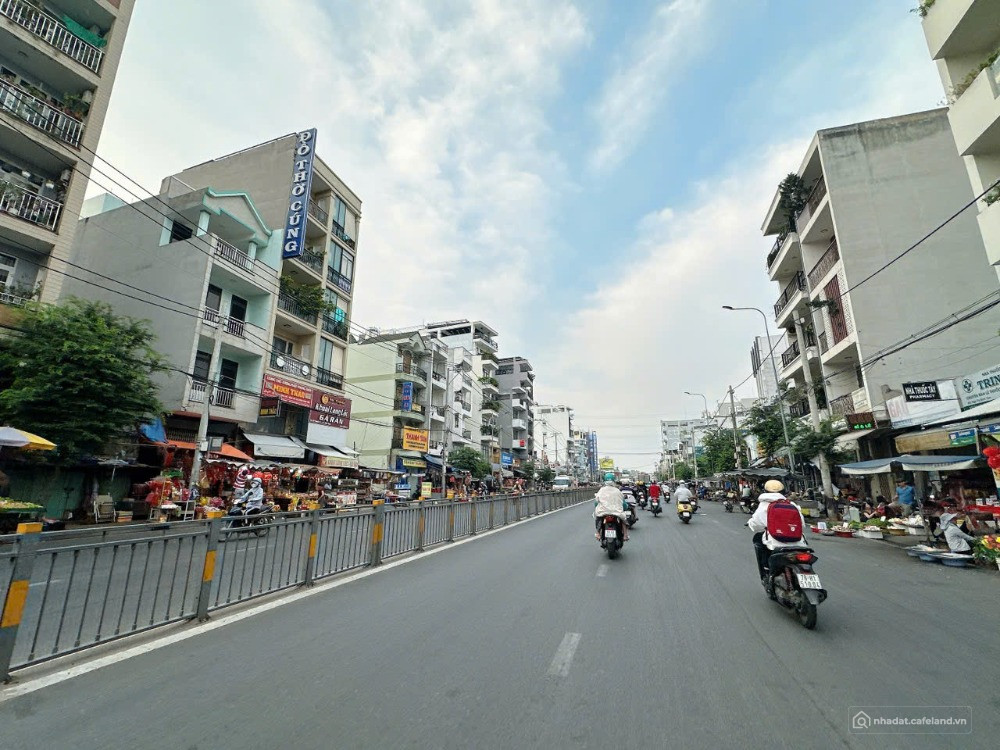 Bán nhà mặt tiền khu BT Đặng Thùy Trâm 5 lầu ngang 5m 120m2 KD đa ngành 27.X tỷ