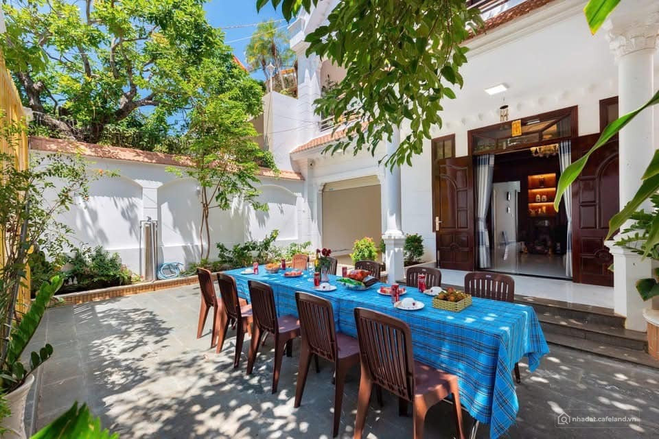 CHỦ GỬI BÁN VILLA NGAY BIỂN BÃI SAU VT – CÓ HỒ BƠI – 320m2 GIÁ CHỈ 27