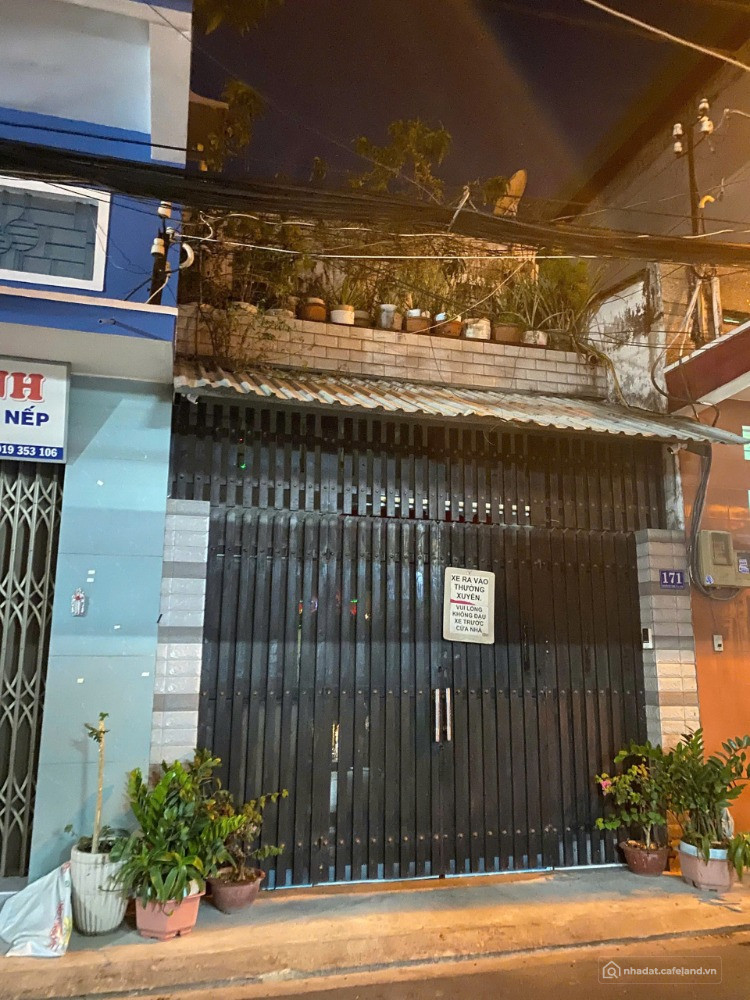 Nhà mặt tiền tại Nguyễn Bá Tòng , p11, Tân Bình, 2pn, 2wc