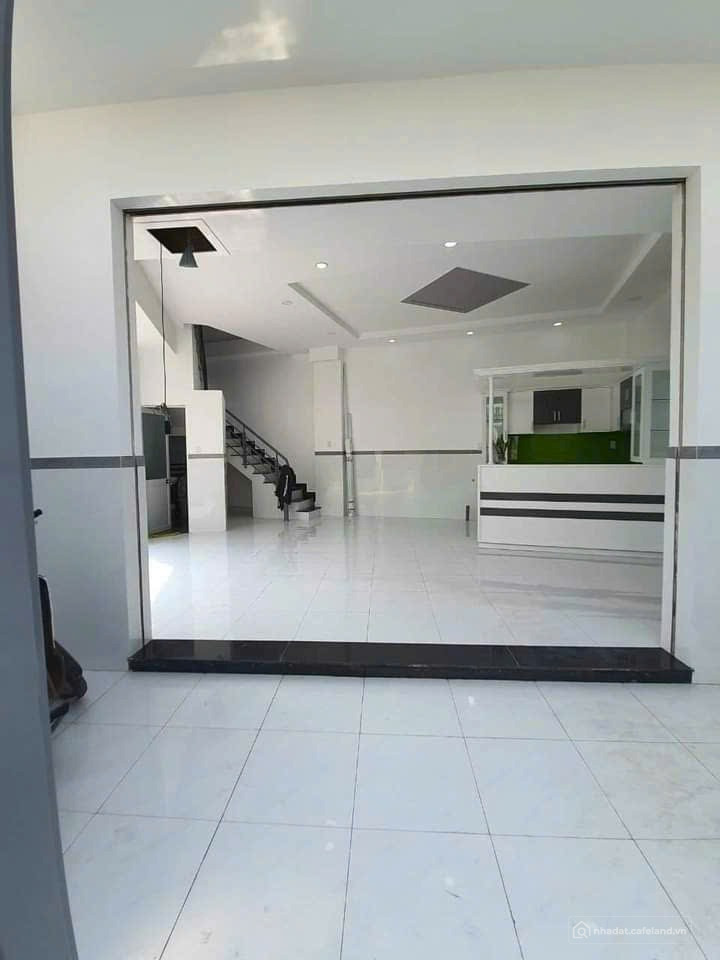 NHÀ MỚI ĐẸP HXH 2 MẶT TL 43, TAM BÌNH, NGAY CẦU VƯỢT GÒ DƯA TIỆN ĐI LẠI,NỞ HẬU