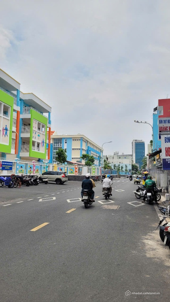 Bán nhà MT Chấn Hưng,Q.Tân Bình(giáp Q.10)- 4,7x22m(CN:100m2)4 tầng - Gía: 29 tỷ
