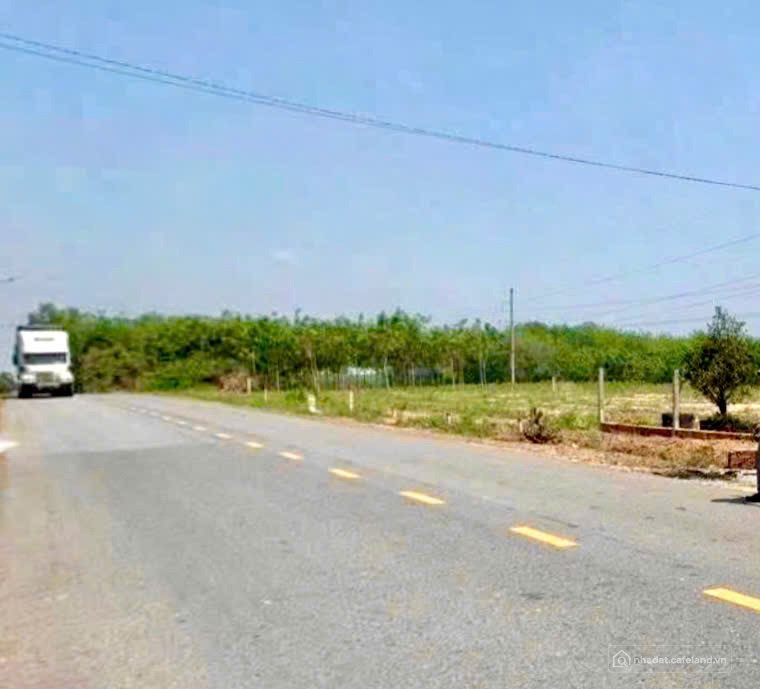 CẦN BÁN 1025M2 ĐẤT SHR NGAY KHU CÔNG NGHIỆP CÔNG NHÂN LÀM VIỆC ĐÔNG. GIÁ 190TR