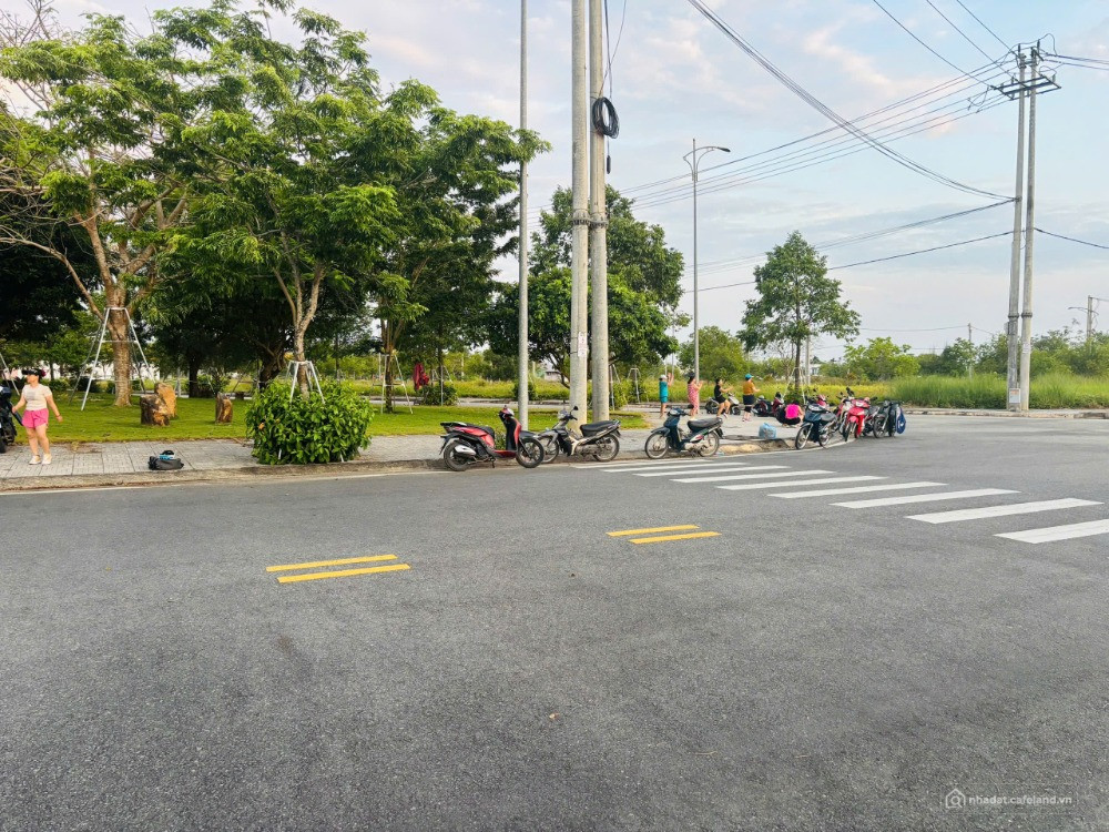 CẶP LÔ ĐÔI VIEW TRƯỜNG HỌC – SÁT CÔNG VIÊN – GIÁ CHỈ 10,3 TRIỆU/M²