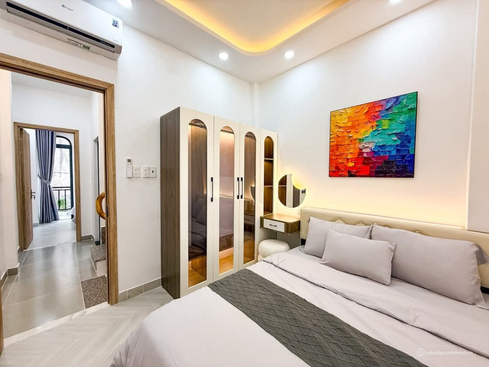 SAU LƯNG MẶT TIỀN - NƠ TRANG LONG BT - HẺM NHỰA 3M - 3 TẦNG ĐÚC - CÓ PN Ở TRỆT