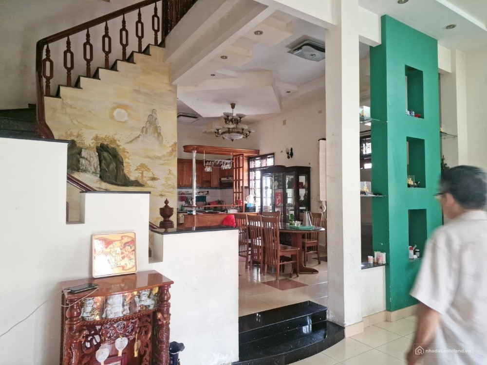 Bán gấp , biệt thự mặt tiền đường số Tân Quy 200 m2 ,4PN ,Nguyễn Thị Thập