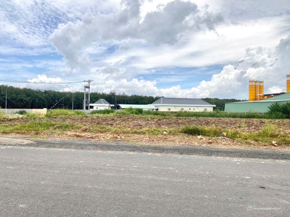 CẦN TIỀN BÁN 1023M2 ĐẤT NGAY KCN ĐANG H.ĐỘNG ĐÔNG CÔNG NHÂN. GÍA 180TR