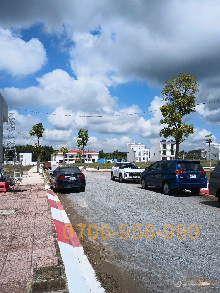 Bán đất nền Bình Dương, mặt tiền đường nhựa, gần công viên, 980tr