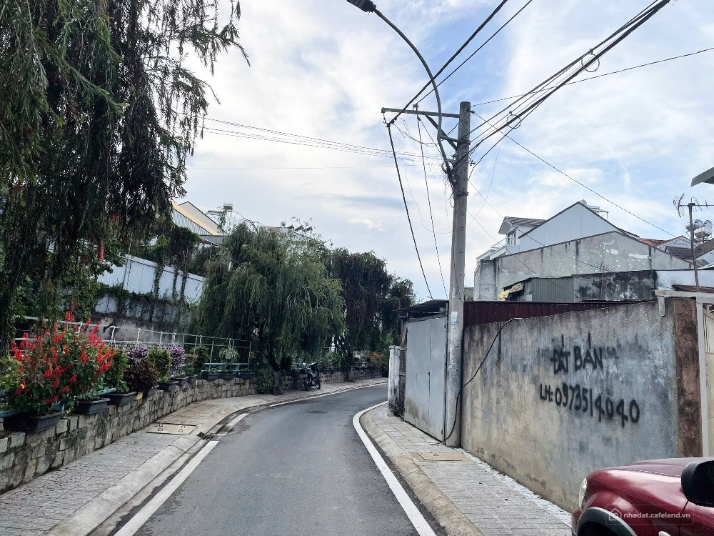 Bán đất tại trung tâm Đà Lạt
238 Tô Ngọc Vân, P.2, Tp. Đà lạt
6,3tỷ ( 65,2 m2)