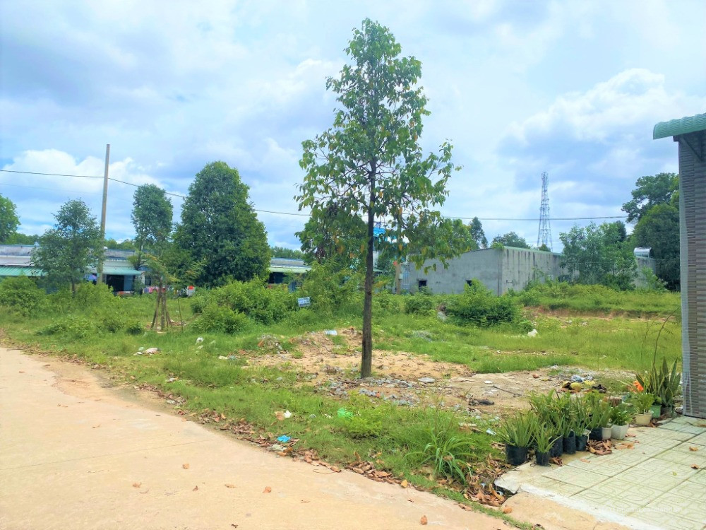 CẦN BÁN 1.000M2 4SỔ RIÊNG THỔ CƯ, SÁT CHỢ VÀ NHÀ MÁY