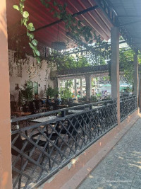 Biệt phủ mặt tiền , xác định bán đất 650m2, 3 tầng, Hoàng Quốc Việt , Quận 7.