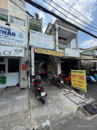 Nhà mặt tiền chia thành 2 căn, 1 căn 2 tầng cho thuê, 1 căn 4 tầng để ở, dt208m2