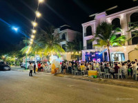 Cần bán căn nhà mặt tiền hùng vương, kế aeonl mall, sổ hồng riêng.