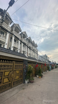 Bán gấp 125m2, 6 x 21, Nhà C4 cho thuê 12 tr/ T, đuòng 10m, Lê Văn Khương, Q12
