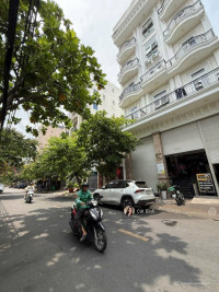 95 tỷ giảm về 89 tỷ, bán CHDV MT đường số 85 , Quận 7, DT 10 x 25m, HĐT 270 triệ