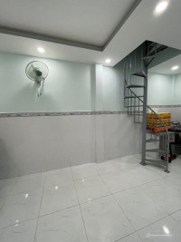 Bán nhà Hồng Lạc, ngay Lạc Long Quân, trung tâm Tân Bình, 24m2 - 2 tầng, chỉ