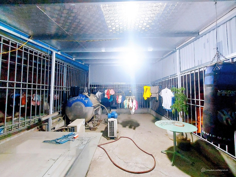 Chính chủ bán nhà dân xây nội thất đầy đủ cao cấp. Ngõ rộng VF3 vào cửa nhà.