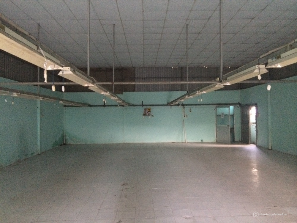 NHÀ XƯỞNG CHO THUÊ ĐƯỜNG LÊ VĂN KHƯƠNG XÃ ĐÔNG THẠNH HOC MÔN DT: 300M GIÁ 18TR