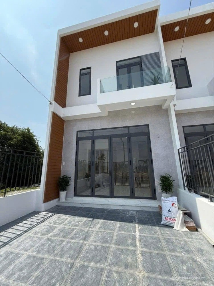 BÁN NHÀ 127M2 1TR1L MẶT TIỀN ĐƯỜNG LỘ NHỰA 22M CÁCH QL50 500M