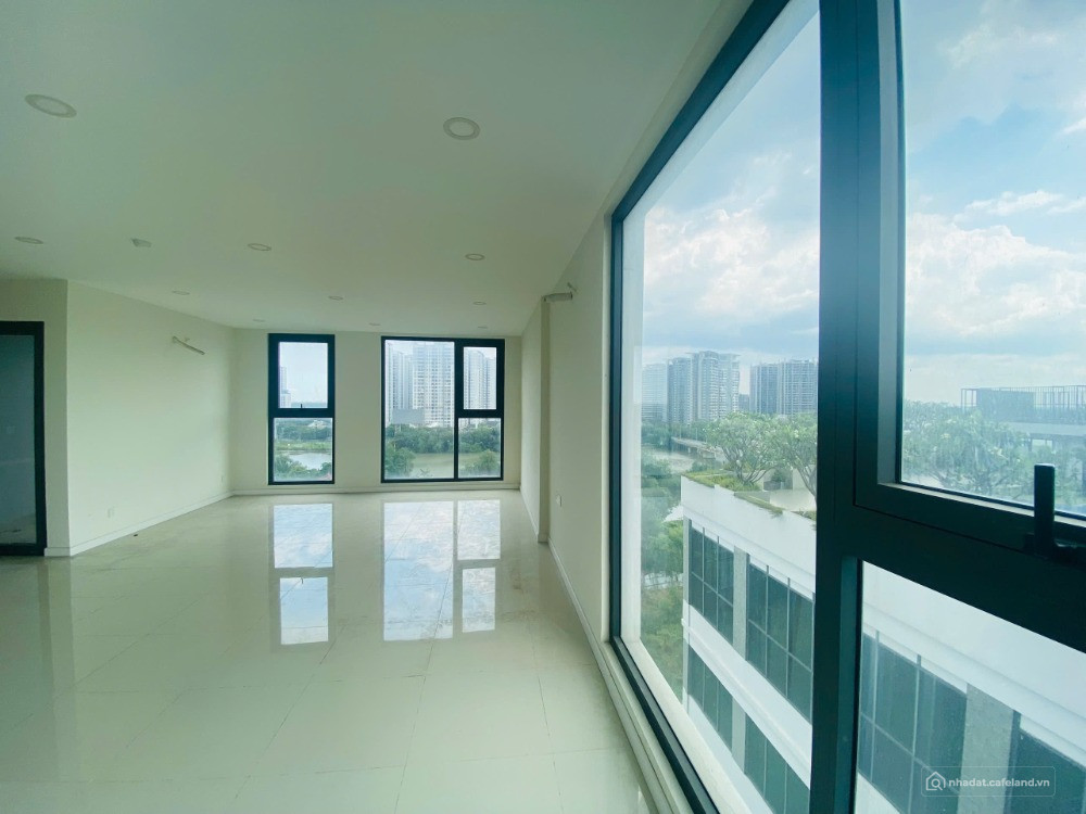 Cho thuê Officetel nhà trống căn góc view hồ bơi + sông, tầng cao