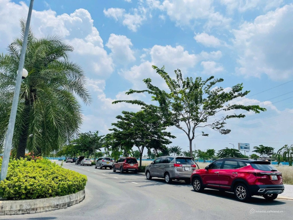 ĐẤT NỀN ĐỐI DIỆN ECO PARK LONG AN